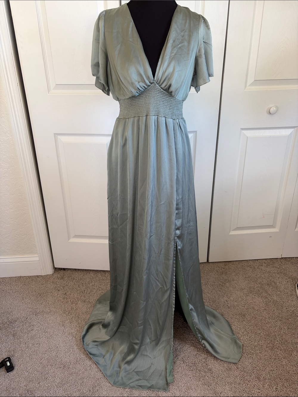 Baltic Born Prague Satin Formal Bridesmaid Dress Sage Green V-Neck Empire S NWT